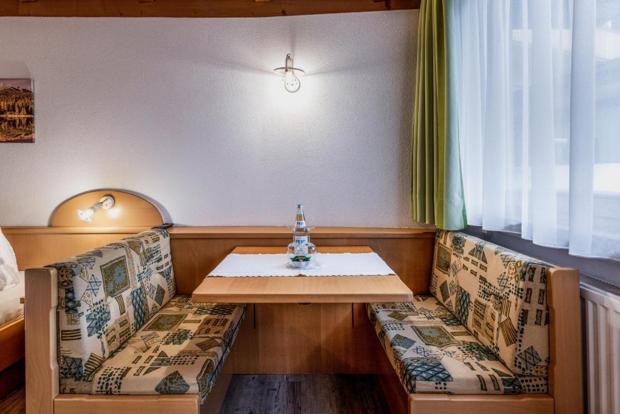 Pension Florian Burgusio Exteriör bild